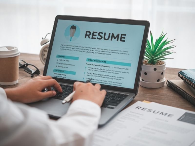 10 Things You MUST Include in Your Resume If You Want to Get a Job