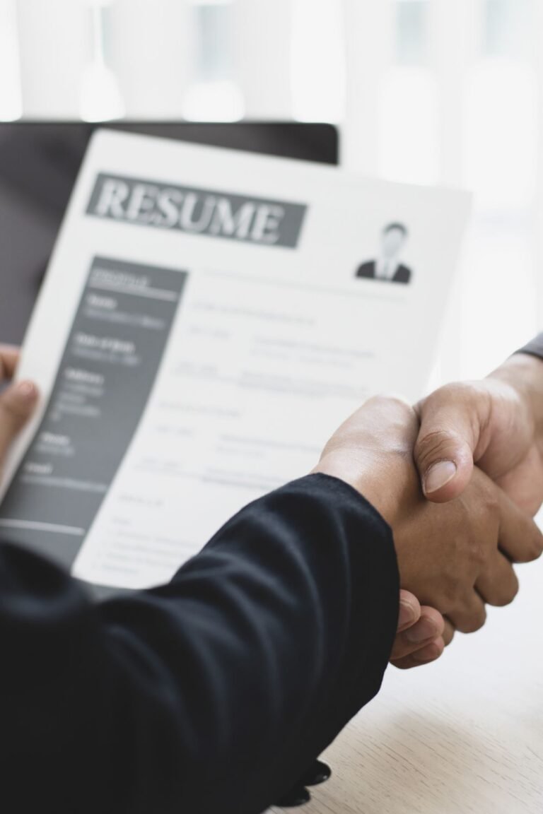 10 Things You MUST Include in Your Resume If You Want to Get a Job